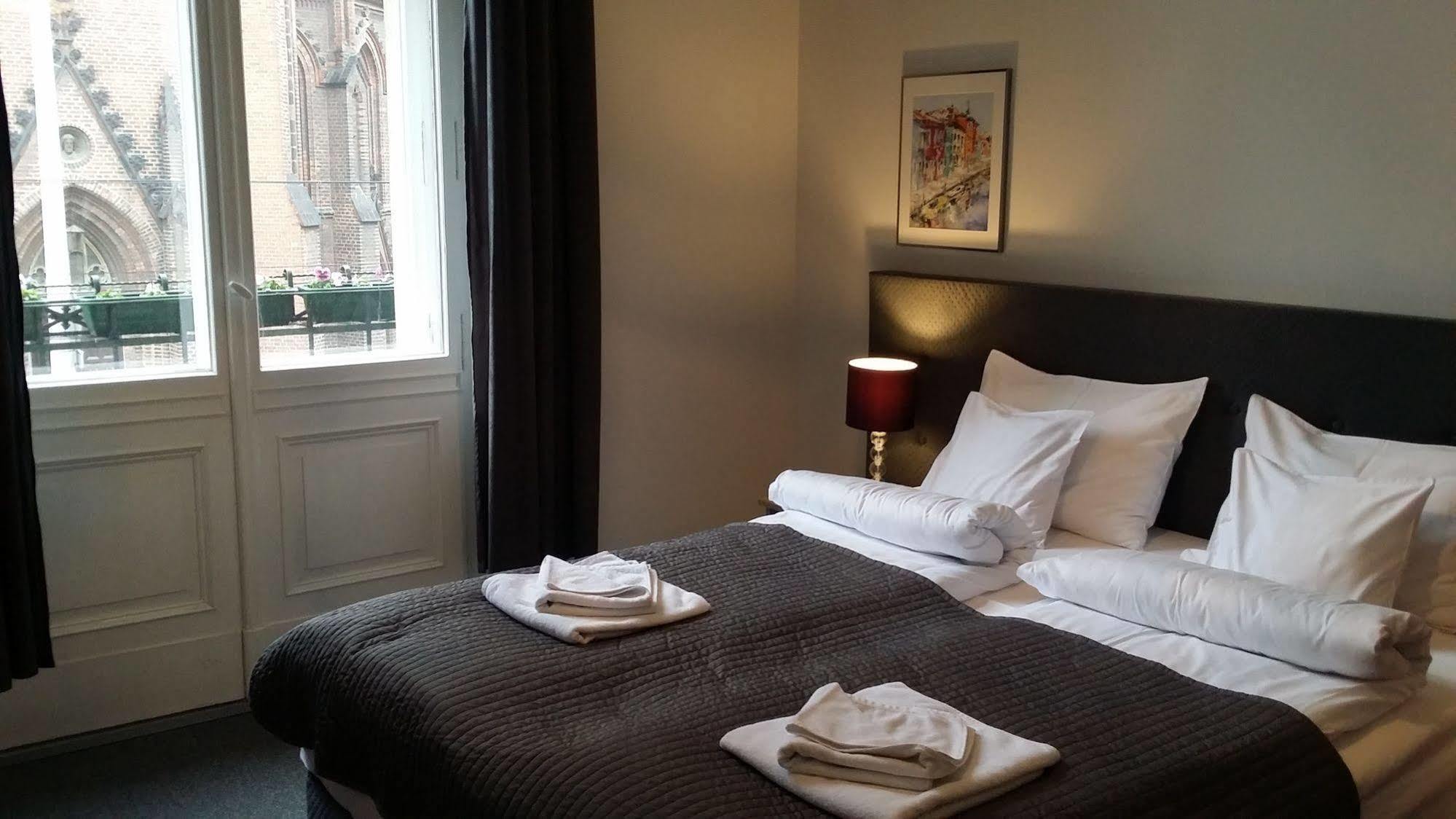 City Center Rooms Poznan Luaran gambar